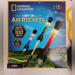 National Geographic Light-Up Air Rockets